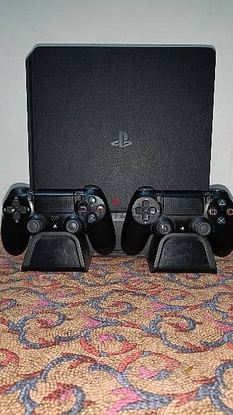 ps4 بلاي ستيشن 4 سليم 1 تيرا معاه دراعين اصلين  سليم 2