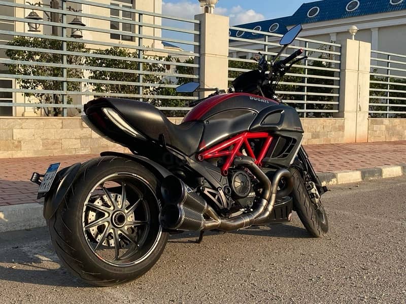 2013 Ducati Diavel Carbon 1