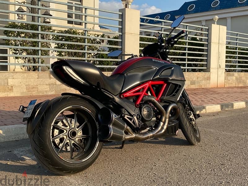 2013 Ducati Diavel Carbon 9