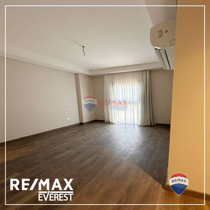 Prime Location Apartment In Zed West - ElSheikh Zayed - Panoramic View 8