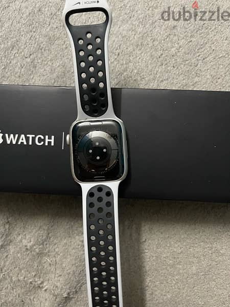 Apple Watch Series 7 Nike Edition 3