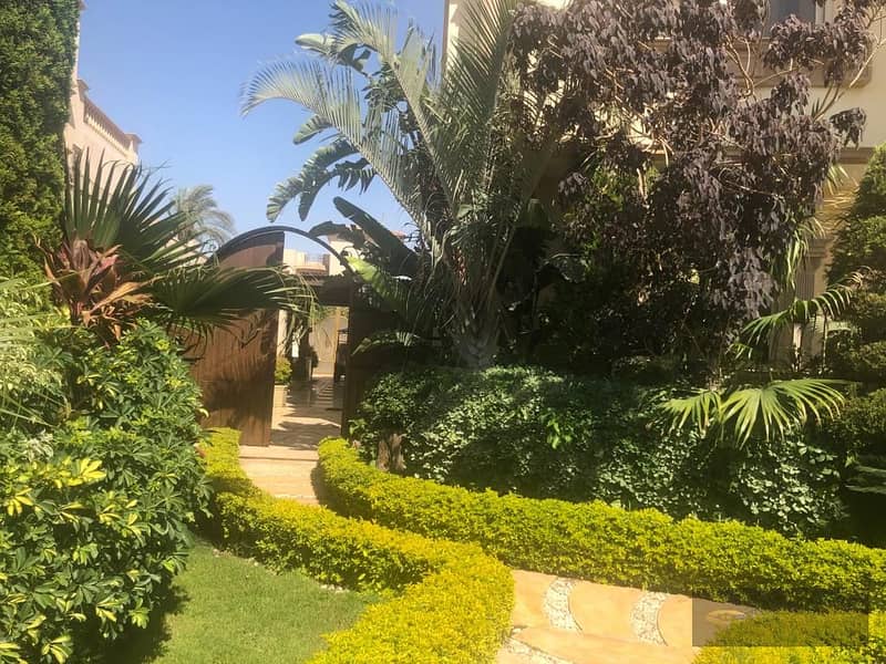 A palace for sale in one of the most luxurious compounds in Sheikh Royal City Compound. A palace with a building area of ​​900 square meters and 7 bed 16