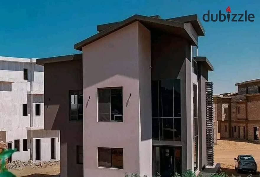 Corner Townhouse in creek town | 185m | 3 months delivery 2