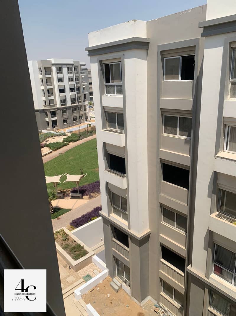 Apartment ready to move 145m possible to transfer 3 bedrooms lowest price in market in compound hyde park view landscape 3