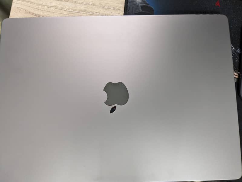 macbook pro 16 m1 pro chip 4