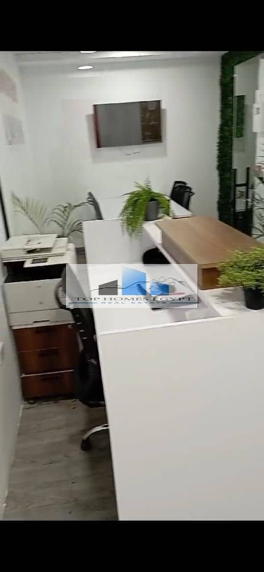 Office for rent 125 sqm fully finished in Bank center area - 5th Settlement / مكتب إداري للإيجار متشطب بالتكييفات في منطقة البنوك والمطاعم 5