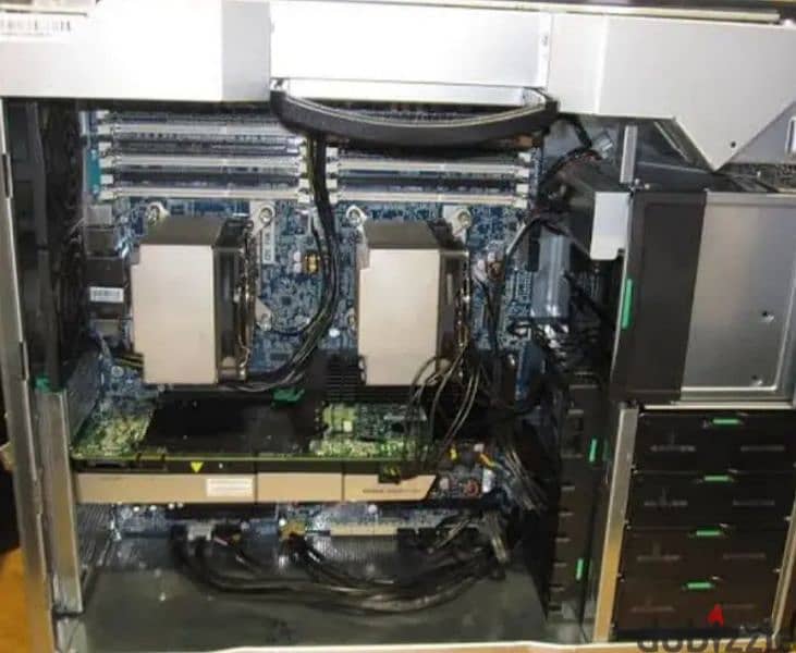 Hp workstation Z800  2 processor 3