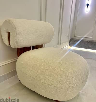 Off white fluffy chair