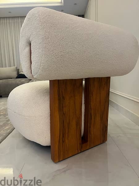 Off white fluffy chair 3