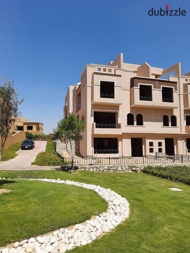 Ready to move twin house 495 m2 with 5 bedrooms and 353 m2 garden in Fifth Settlement in Katameya Gardens with installments 1