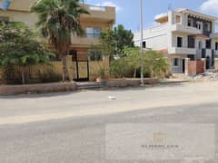 Apartment on Al Bustan main street in the most important street in Sheikh Zayed  and the tourist walkway  Raised ground floor with a garden  First res