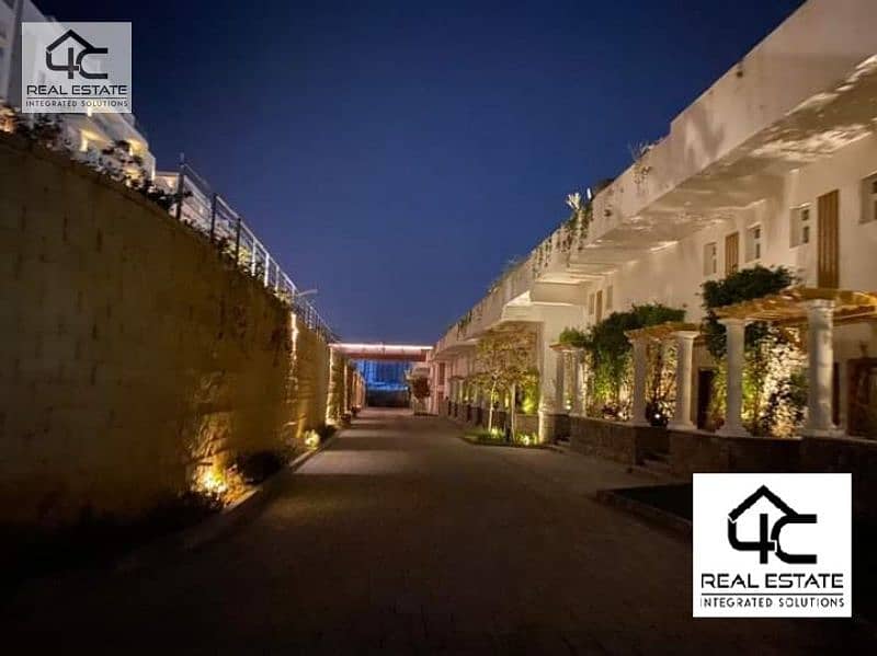 i villa roof  With a prime location and a lagoon view, delivery within months  With a view open to the largest landscape 0