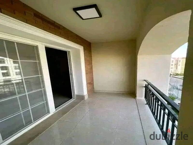 للبيع بسعر اللونش فيلا 212م عالنافوره بجوار مدينتي علي محور الامل At the first price 212m villa next madinaty 6