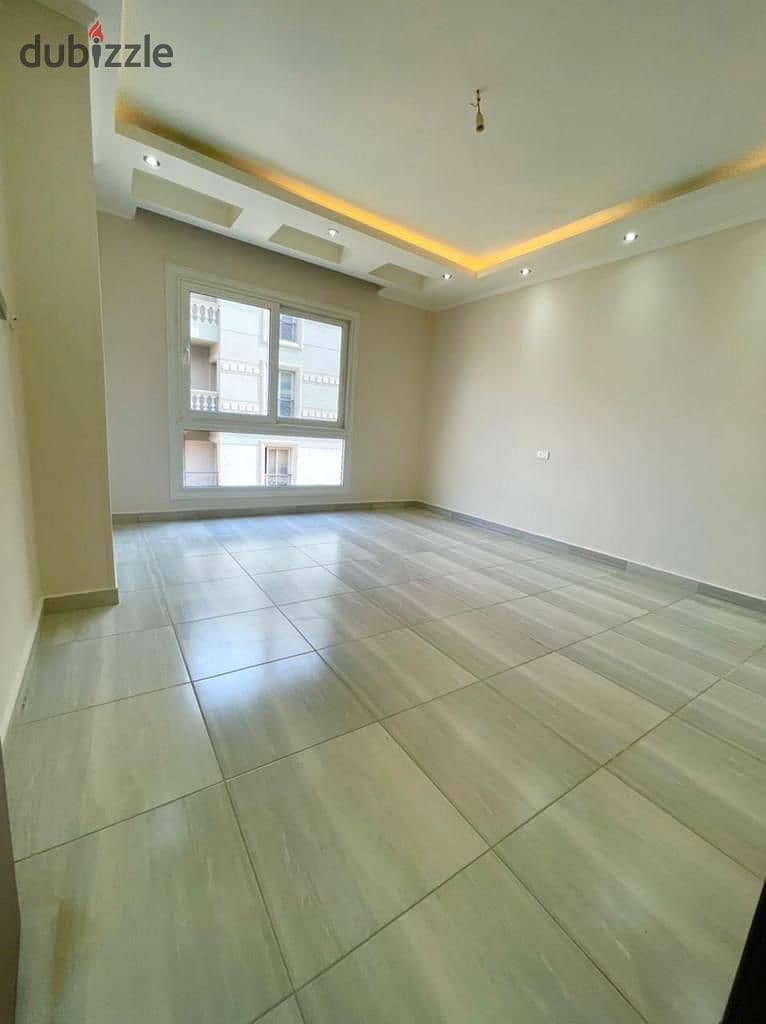 Apartment for immediate receipt, fully finished, with air conditioners and kitchen, in Amorada Compound In the heart of New Cairo-  Prime Location 7