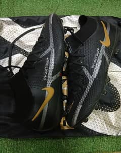 nike phantom size 42