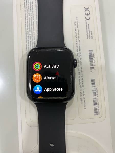 ساعه  ابل SERIES 4 Space Gray Aluminum Case Black Sport Band 44 MM 3