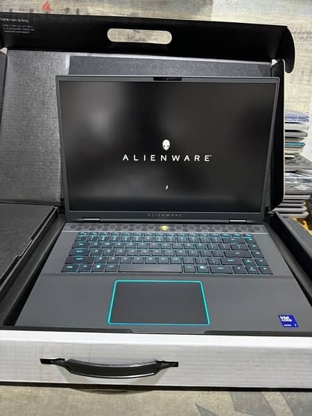 Alienware M16 R2 0