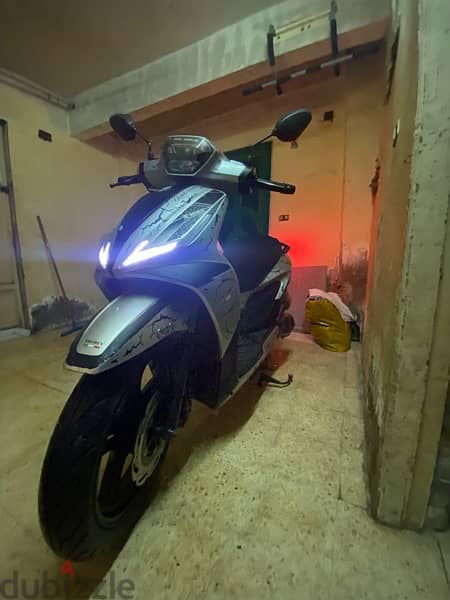 scooter x max 150cc 1