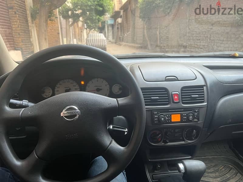 Nissan Sunny 2015 3