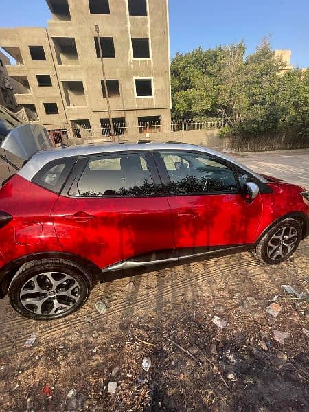 Renault Captur 2019 perfect condition 2