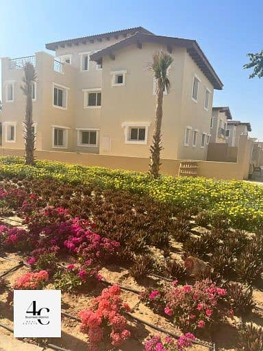 Town house  215M for sale in Hyde Park Prime location,  view landscape 3