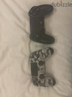 2 ps4 controllers