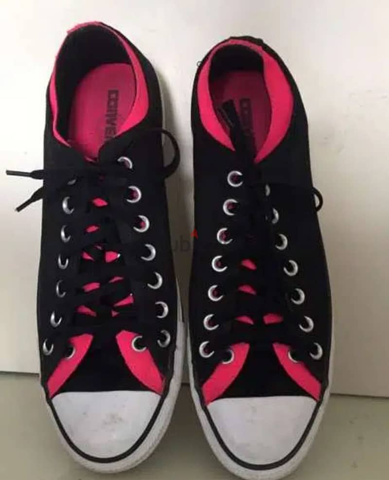 Black and Pink Converse Shoes - like new 2