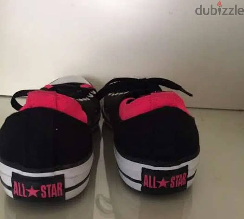 Black and Pink Converse Shoes - like new 3