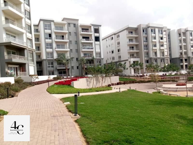 For sale Apartment 207m 4 bedrooms ready to move with possability of installments in compound hyde park 8