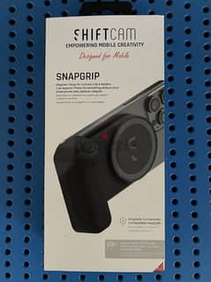 ShiftCam SnapGrip - Mobile Battery Grip with Wireless Shutter Button