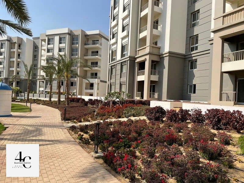 Apartment 199m ready to move with down payment and installments 4 bedrooms view central park in compound hyde park new cairo 4