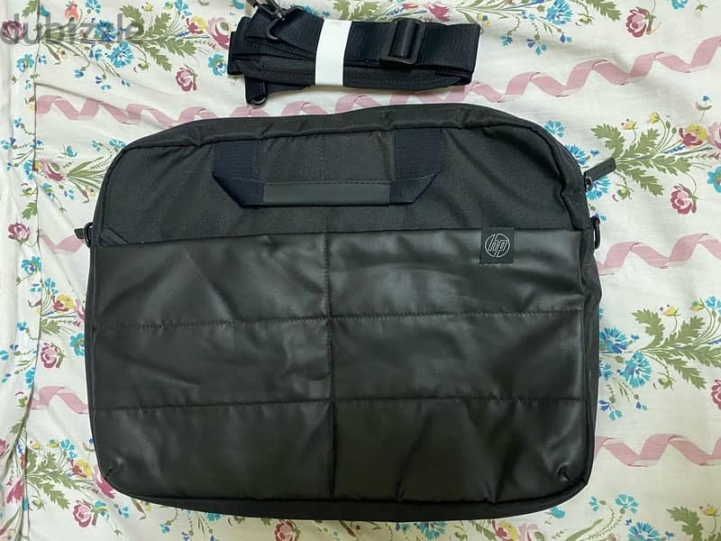 HP black bag for laptop شنطة اتش بى اسود كلاسيك للابتوب 2