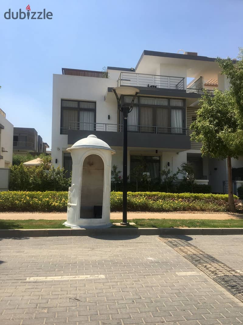 Ground floor studio with garden 69 m for sale in Taj City Compound New Cairo a special price and with a distinctive view 2