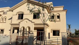 فيلا للبيع  بمدينتي فيلات الفور سيزون (Townhouse type F3) استلام فوري