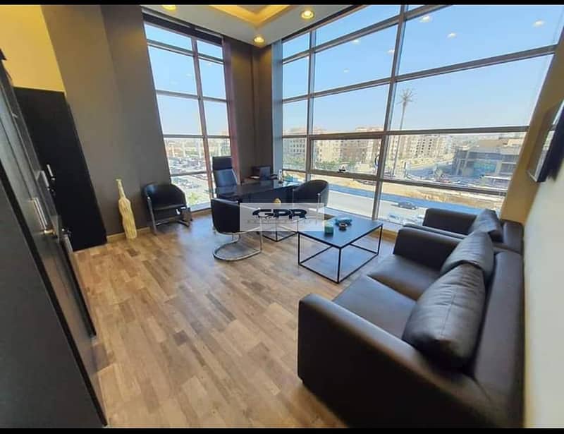 مكتب للبيع (بسعر قديم) فيو شارع التسعين الجنوبي مباشرا ذا ارك التجمع الخامس - Old Price office 98m for sale on view - direct on south 90street,The Ark 7