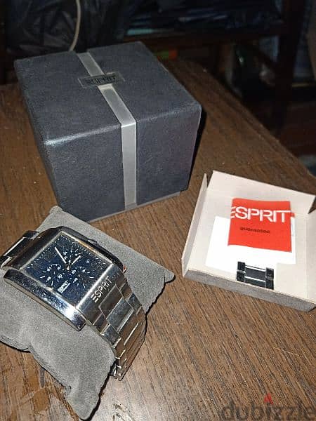 Esprit original (معها علبة و عقلتين) 2