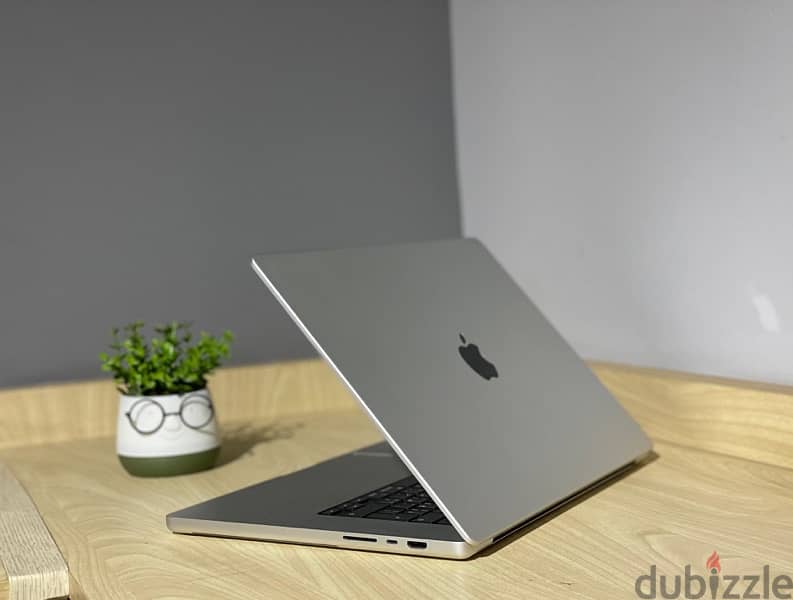 Macbook Pro M1 Pro 16-inch 1