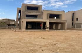 villa prime location for sale in palm hills new cairo under market price