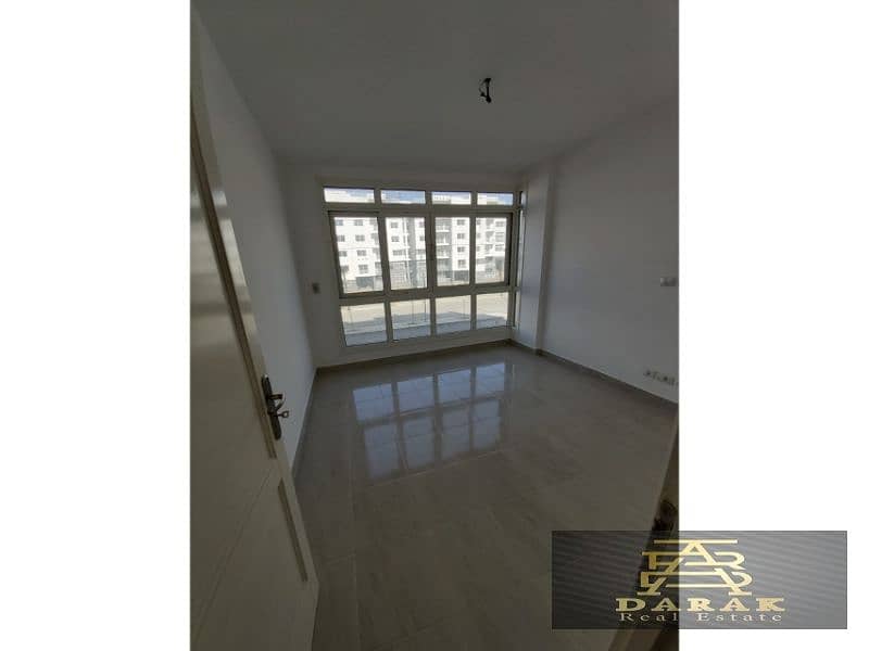 **Prime Apartment for Sale in Madinaty, 165 sqm, Wide Garden View, B10, Near Services** 3