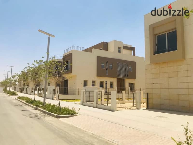 Family house for sale in compound palm hills new Cairo , A prime view , with an area 252 m 2