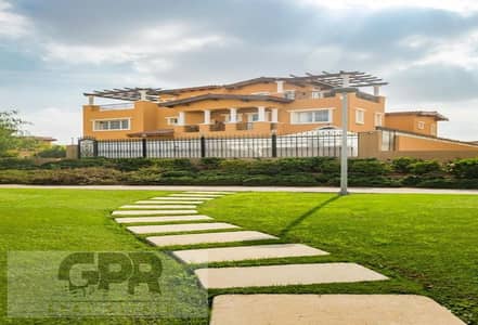 Standalone Villa (( Castle )) for sale with a view on the landscape and the club in an prime location in Hyde Park, Fifth Settlement