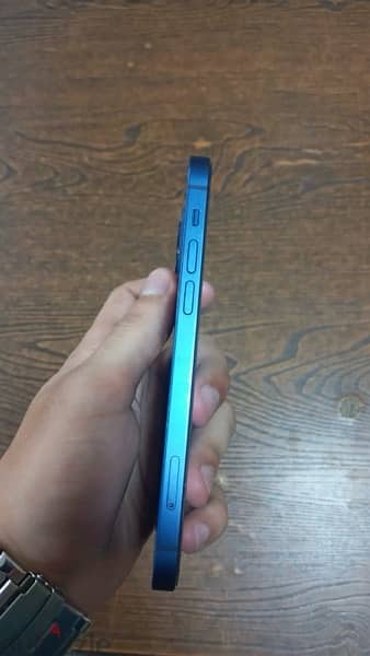 IPhone 128 Blue 2