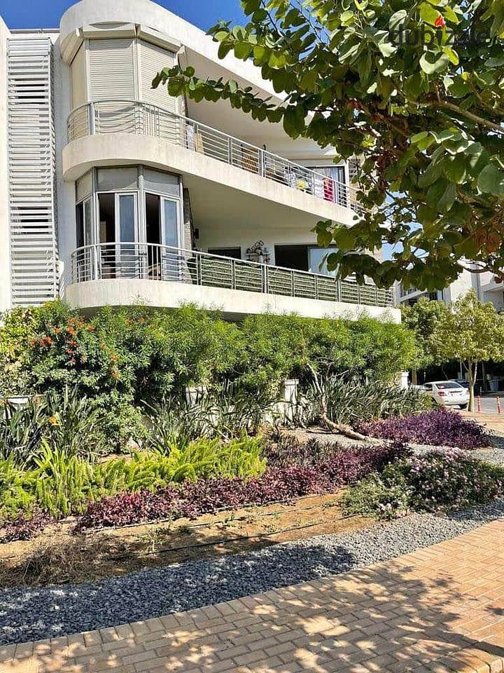 164 m ground in Garden in Nasr City apartment Steps including Crown City in front of Cairo Airport at the entrance to the gathering      Apartment for 4