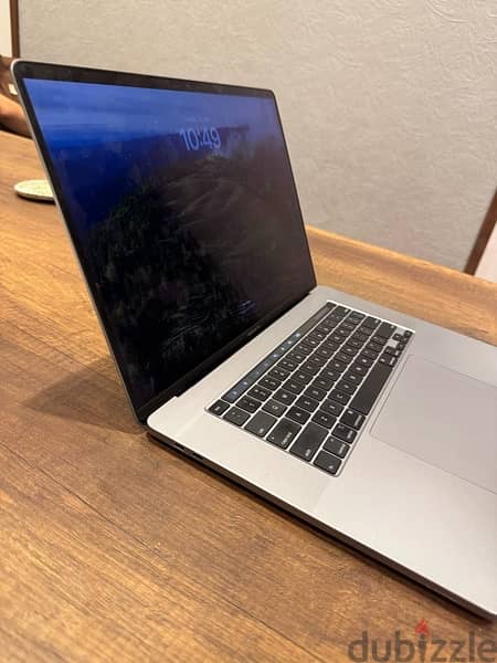 Macbook pro 16 inch i7 2019 touchbar 2