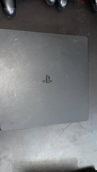 PlayStation 4 slim 0