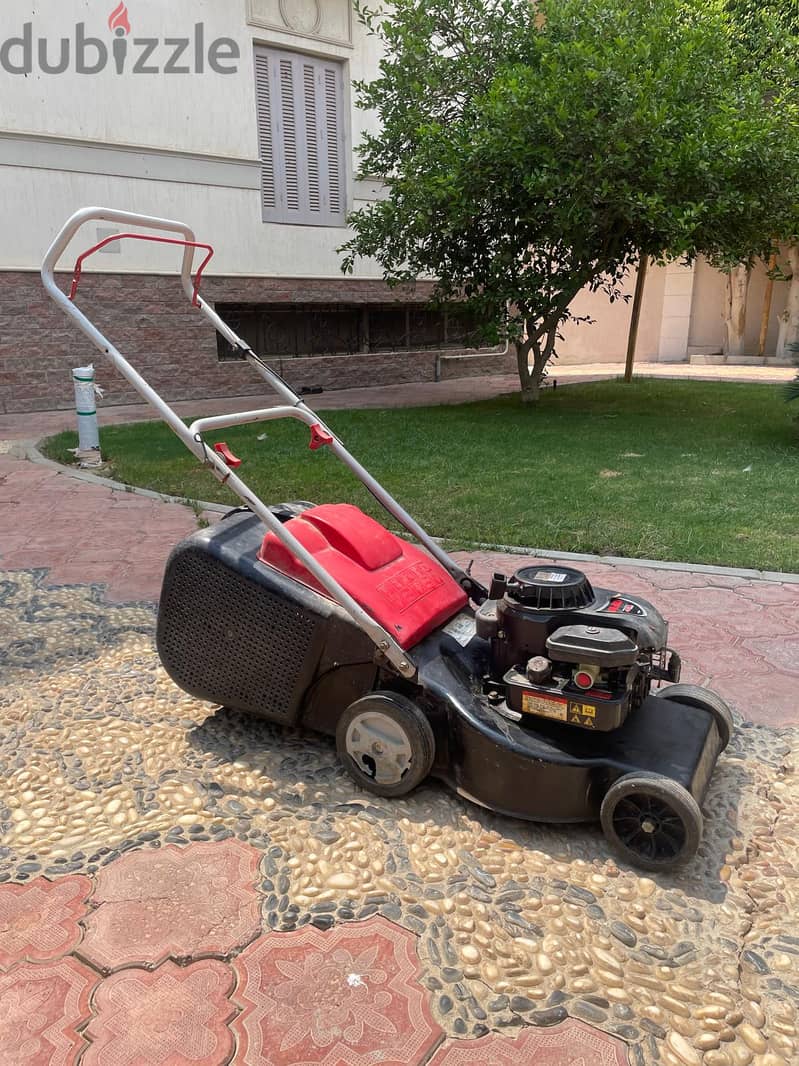 Lawn Cutting Machine 7