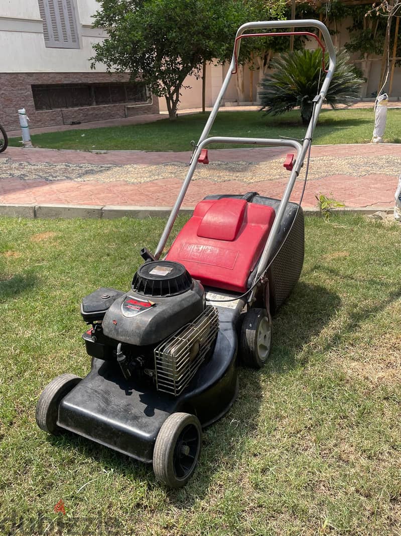 Lawn Cutting Machine 3