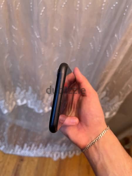 iphone xr 128 gb battery 80% 7