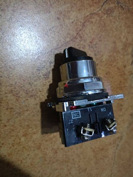 Selector Switch, 3 Position, Screw, 10250T Series 1