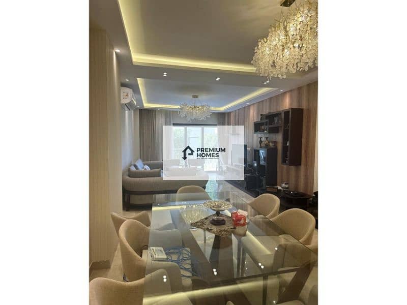 3 bedroom apartment, immediate delivery, fully finished, with air conditioners, kitchen and dressing room, in Fifth Square 10